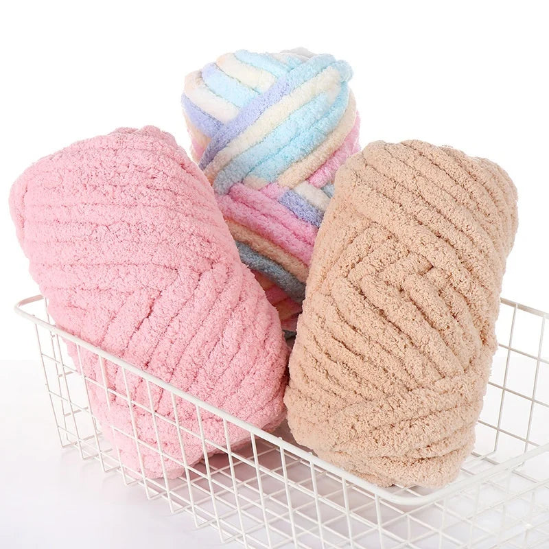 Best Polyester Roving Chunky Velvet Fancy Hand Knitting Yarn on Stock