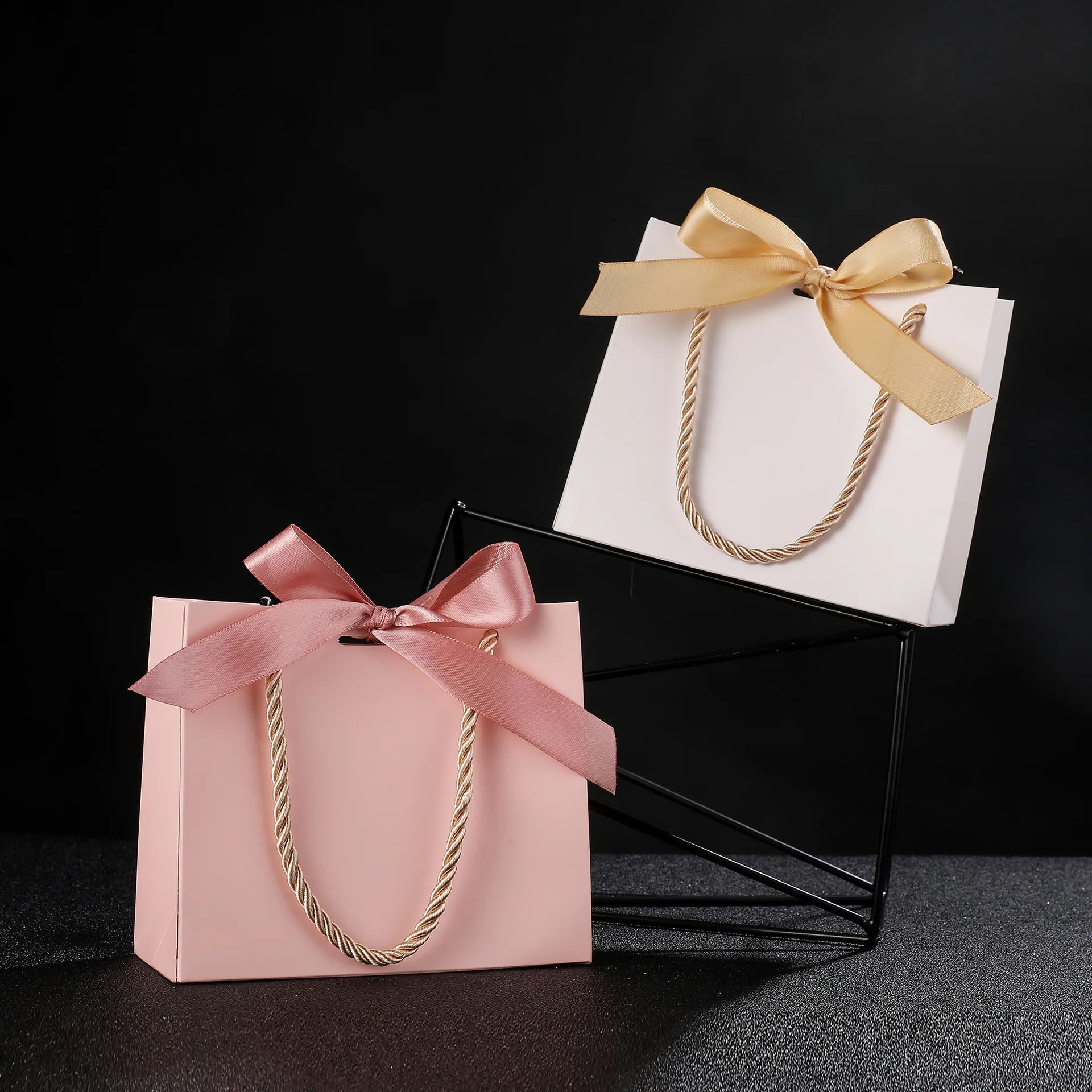 Wholesale Luxury  Cosmetic Jewelry Wedding Boutique Shopper Shopping Packaging Bag Custom logo Small Gift Paper Bags