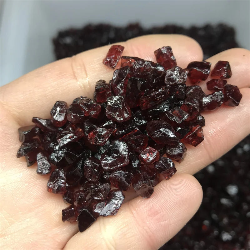 Wholesale Natural Rough Crystal Stone Garnet Quartz Raw Gemstone Gravel Garnet Stone