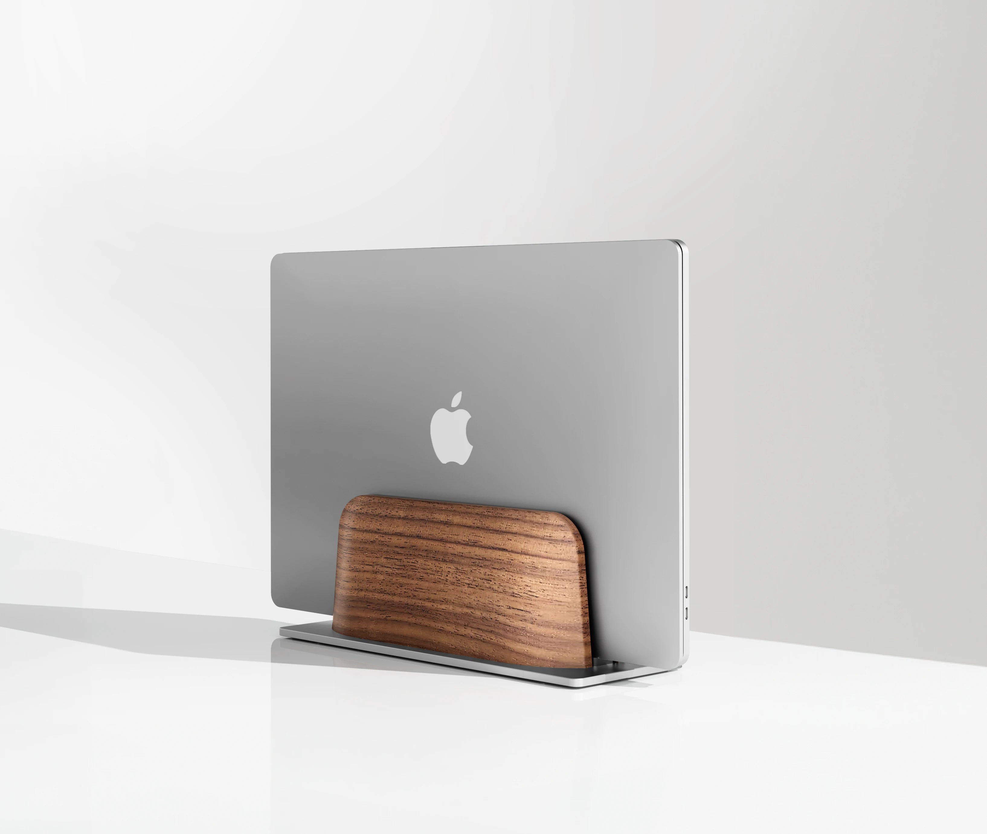 High Quality Adjustable Solid Wooden Vertical Stand for Notebook Tablet and Laptop New Style Wholesale