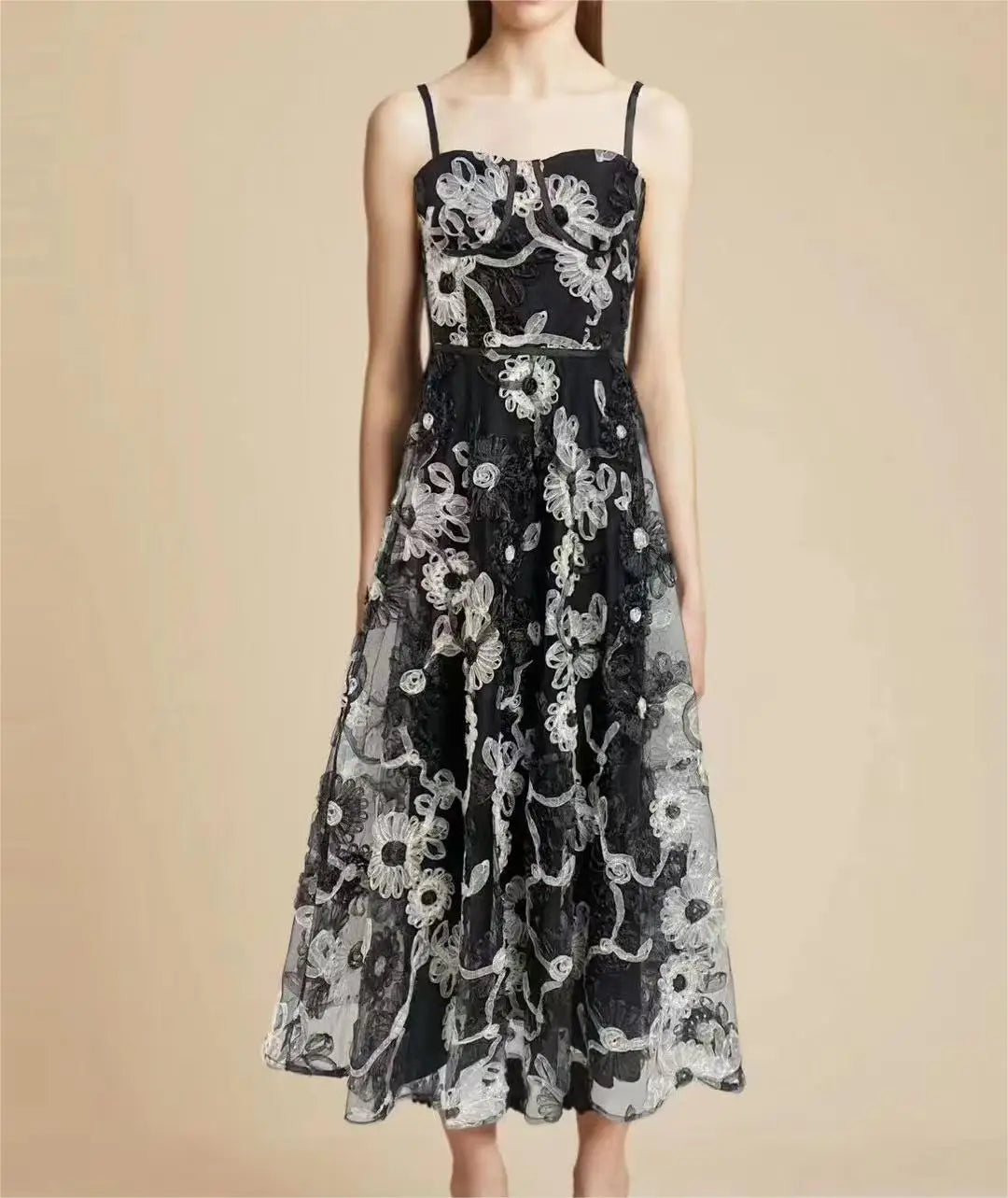 Retro Fashion French Style 2024 Summer New Suspender Tube Top Embroidery Long Flower Lace Stitching Dress