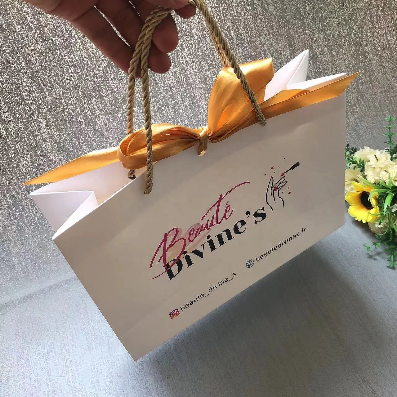 Custom Printed Logo Small Paper Bags Luxury White Jewelry Kraft Paper Gift Bag With Ribbon Handle for Clothing