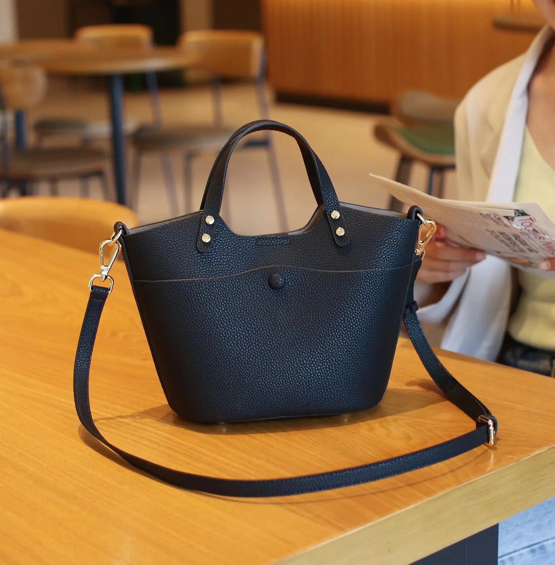 Women's Genuine Leather Luxury Shoulder Bag Custom Pattern Eco-Friendly and Durable with Zipper Closure and Polyester Lining