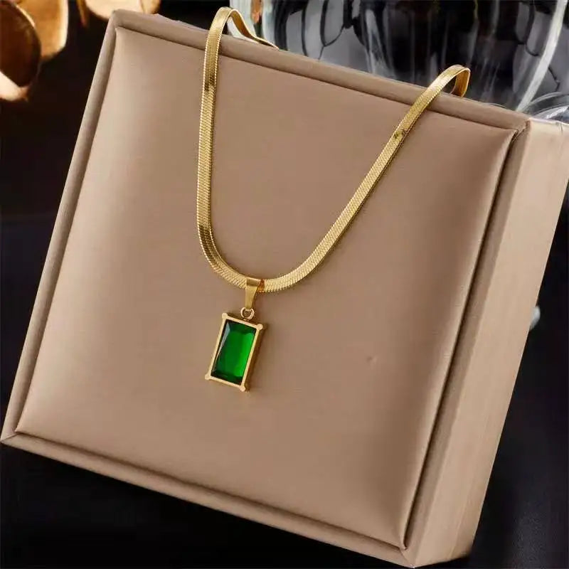 AA00109 Trendy Stainless Steel Artificial Pearl Clavicle Chain Green Opal Snake Bone Chain Necklace