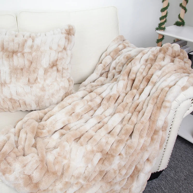 Stock Lot king Size Luxury Designer Chunky Knit Fur Throw Blanket for Home Decoration Fextival