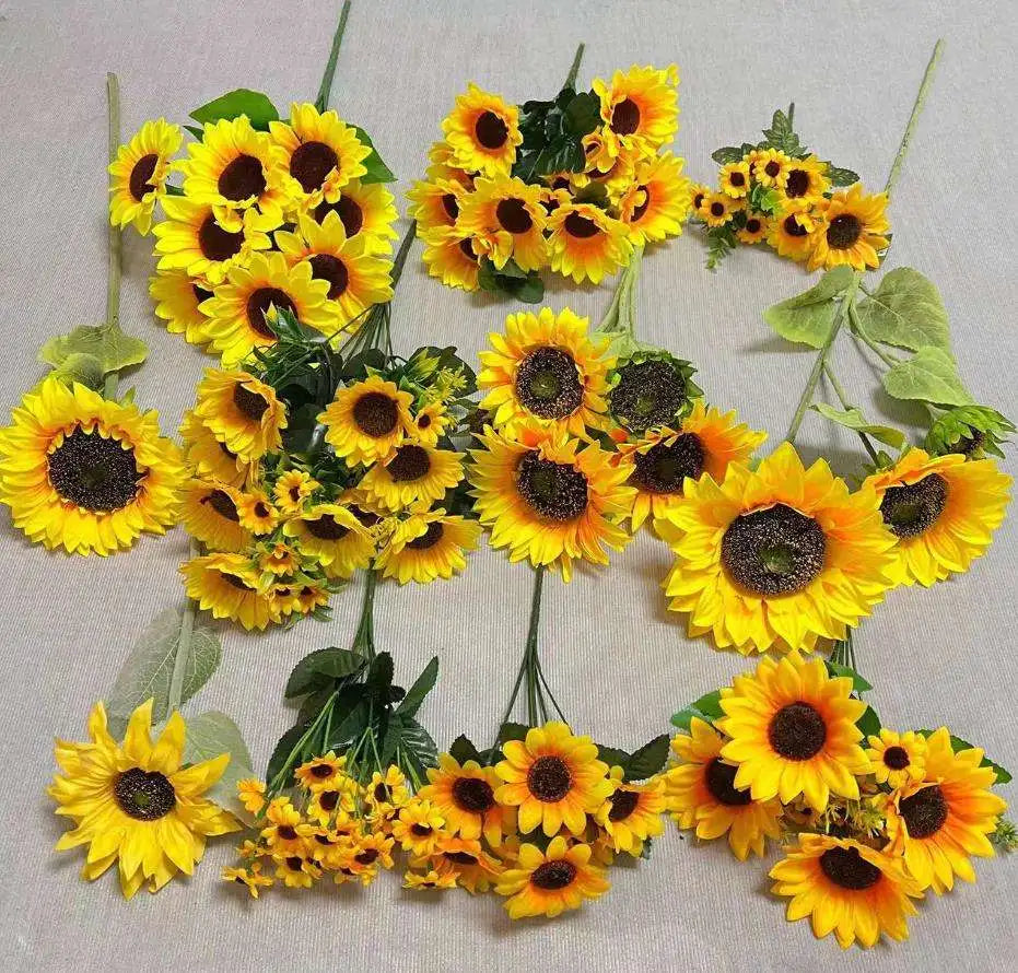 Wholesale Artificial Sunflowers Silk Sunflower Bouquet Yellow Sunflower Artificial Flowers for Home Decor Flower