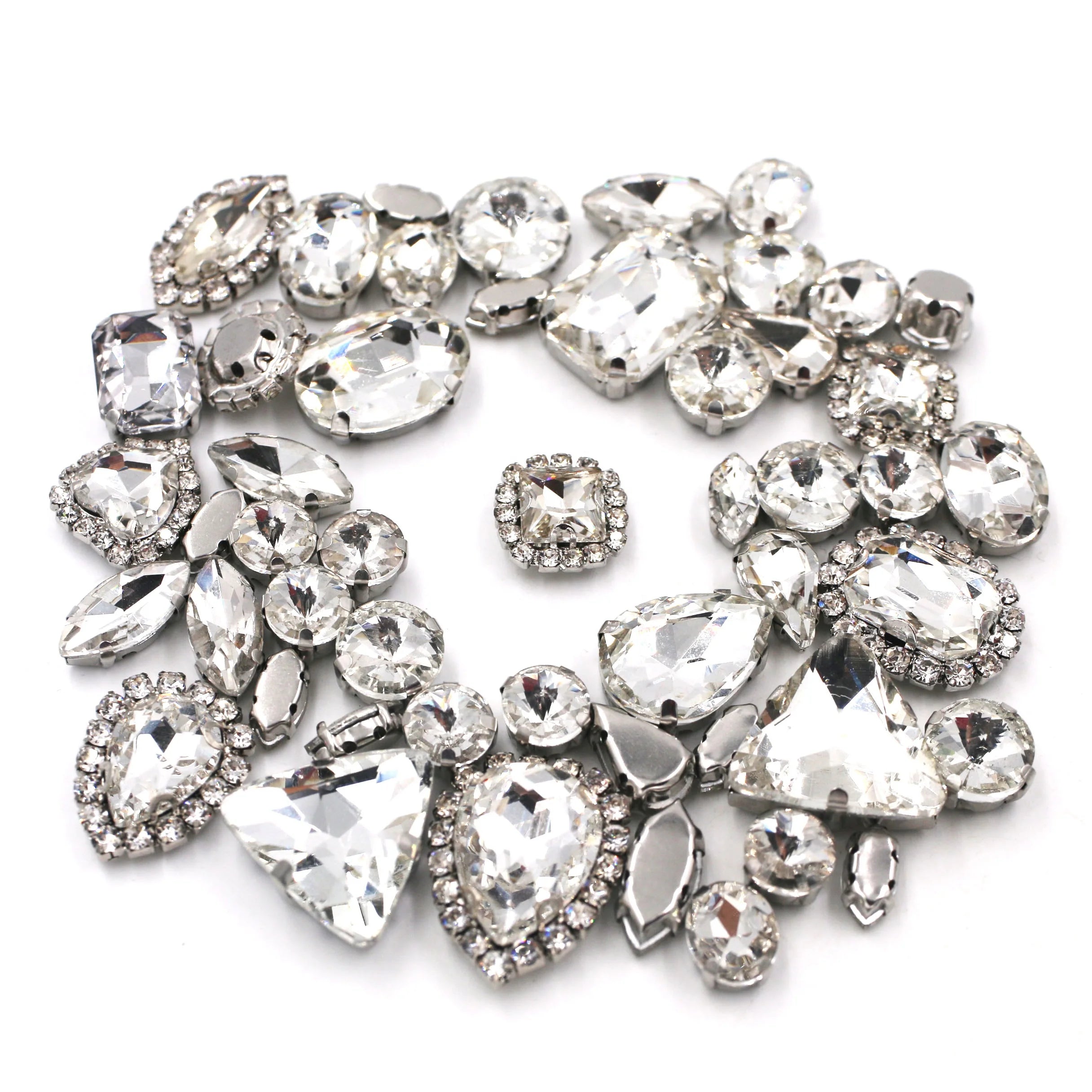 Wholesale 3D for White Claw Drill Buckle Mixed Shape Crystal Glass Rhinestones with Silver Claw Sew-On Technique