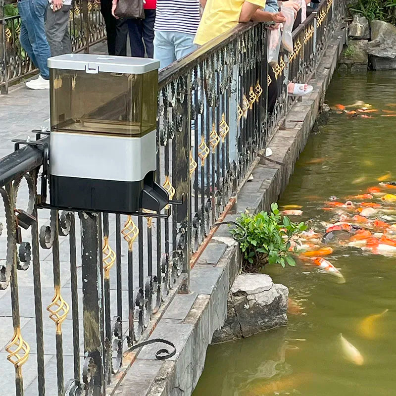 Custom Luxury Eco-Friendly ABS/PC Material 3.2kg Automatic Fish Feeder Machine with LCD Display Battery Powered for Outdoor Use