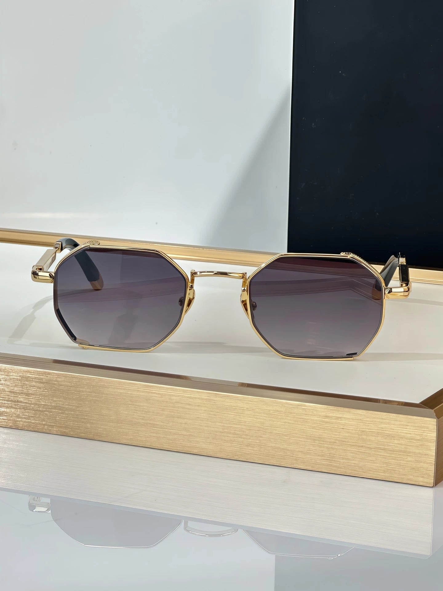 Luxury Brand Vintage Sunglasses Men Round Metal Frame Sunglasses Mirror Classic Retro Sun Glasses Women Luxury Eyewear
