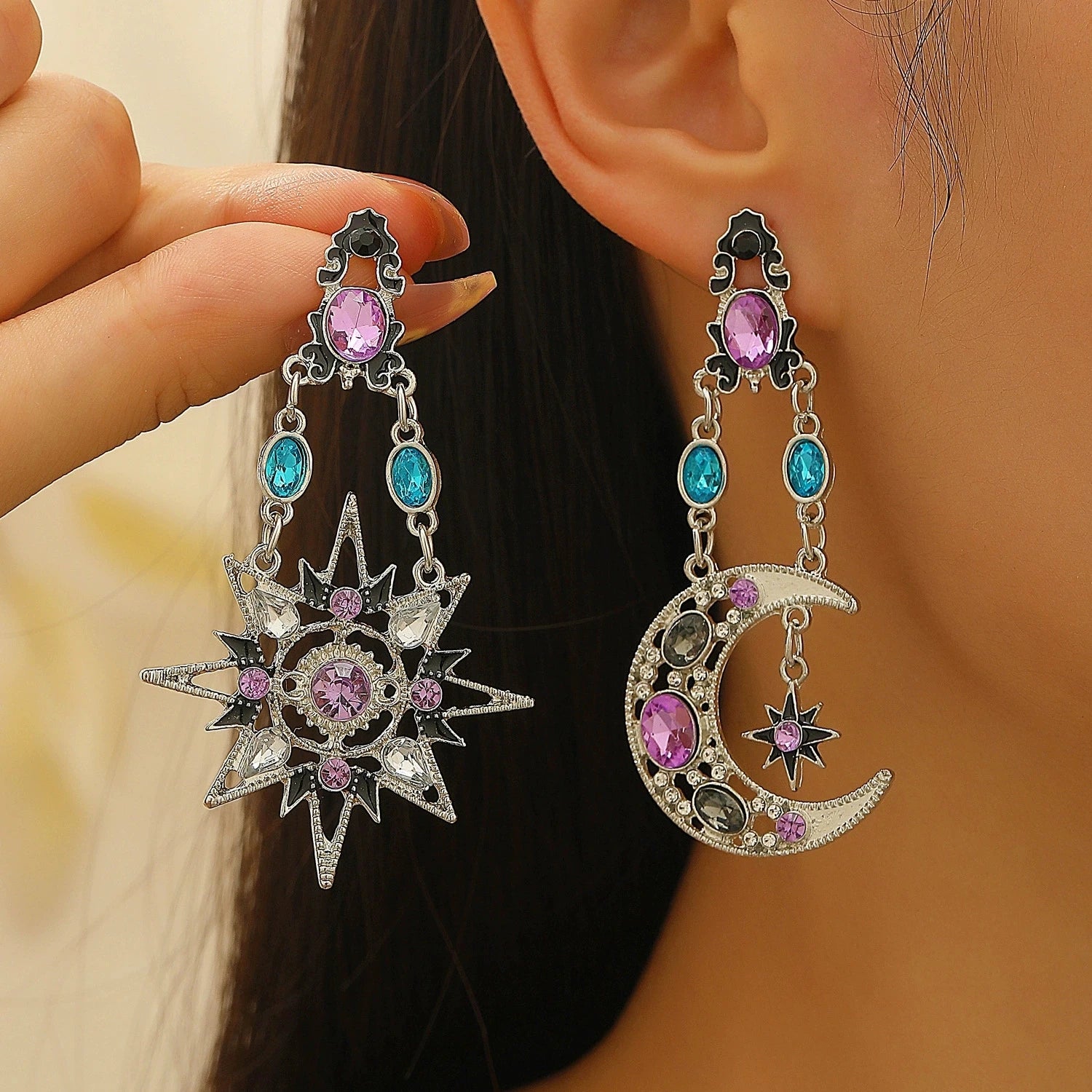 New Baroque Earrings Vintage Exaggerated Sun Moon Women's Earrings Cross Border Hot Sale Long Asymmetric Earrings