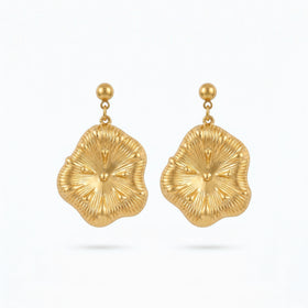 QIAOREN11776 Minimalist Embossed Wavy Floral Dangle Earrings Gold Stainless Steel Fashion Jewelry for Western Girls Vacation