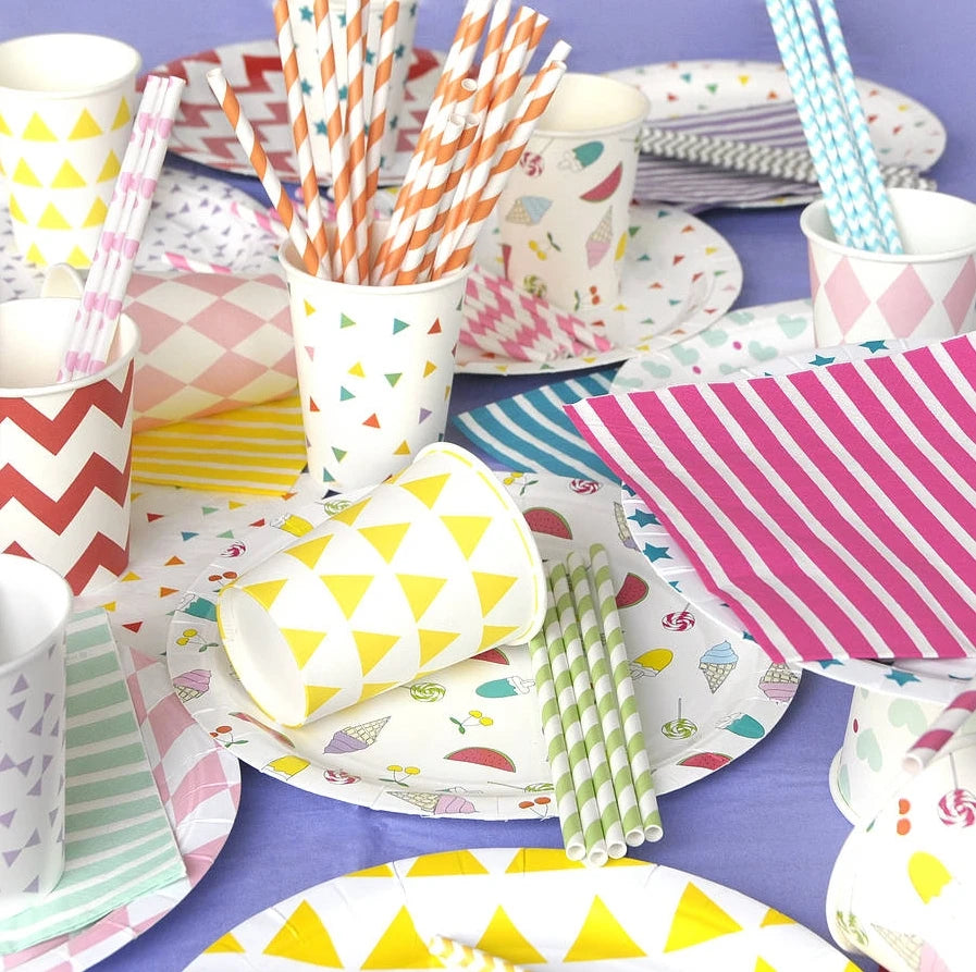 Biodegradable Disposable Dinnerware Tableware Set for Parties and Weddings Includes Paper Plates Napkins Cups