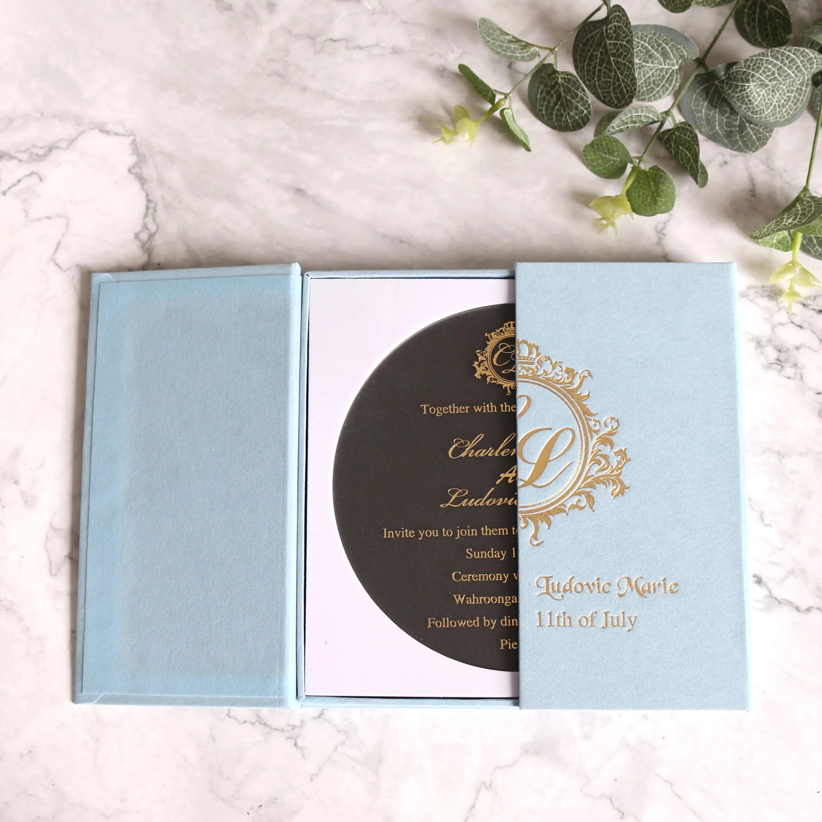 Custom Luxury Transparent Acrylic Wedding Cards Invitation Extravagant Wedding Invitations Blue Velvet Wedding Box Invitations