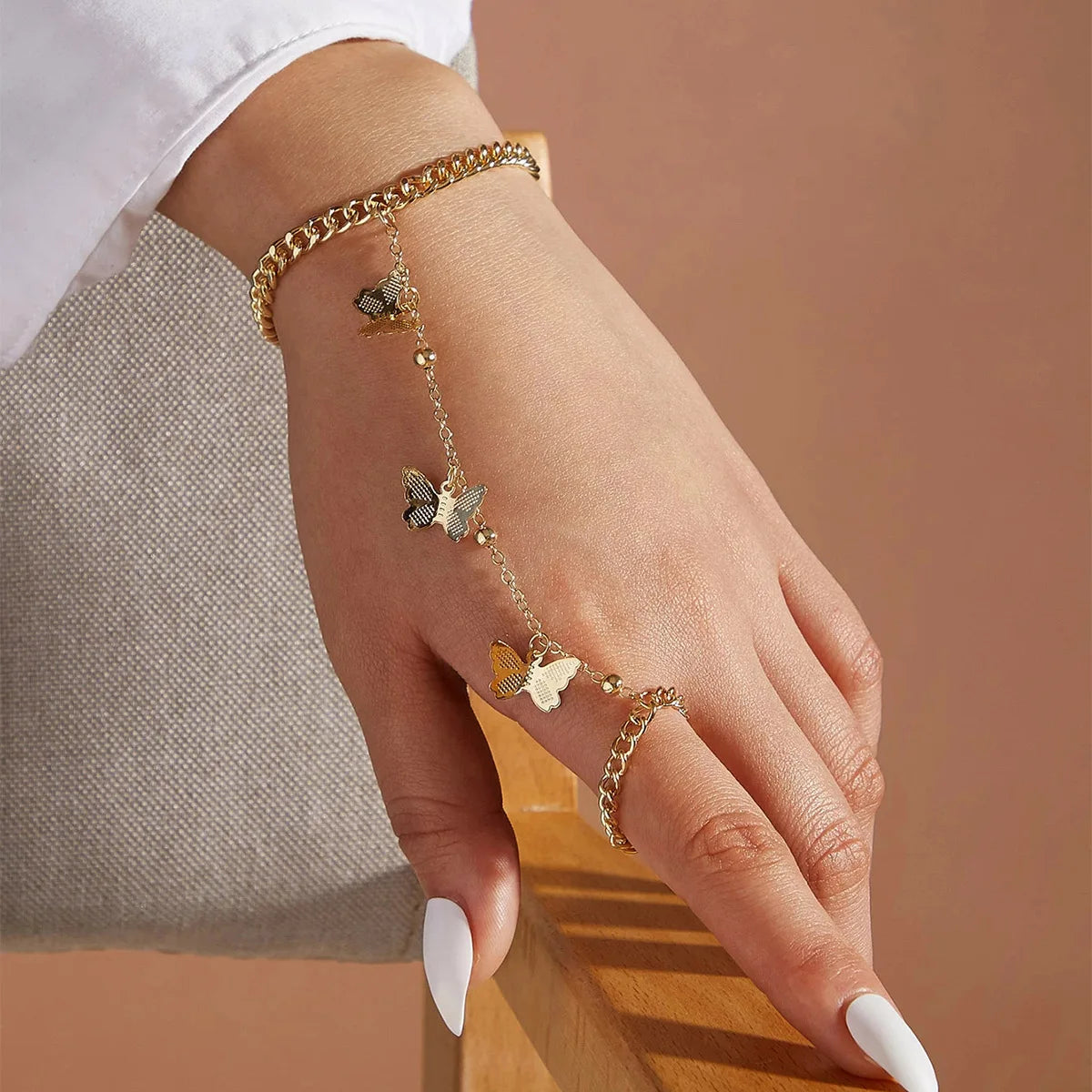 Creative Simplicity Hand Chains Fashion Durable Butterfly Finger Bracelet Personality Finger Bracelet