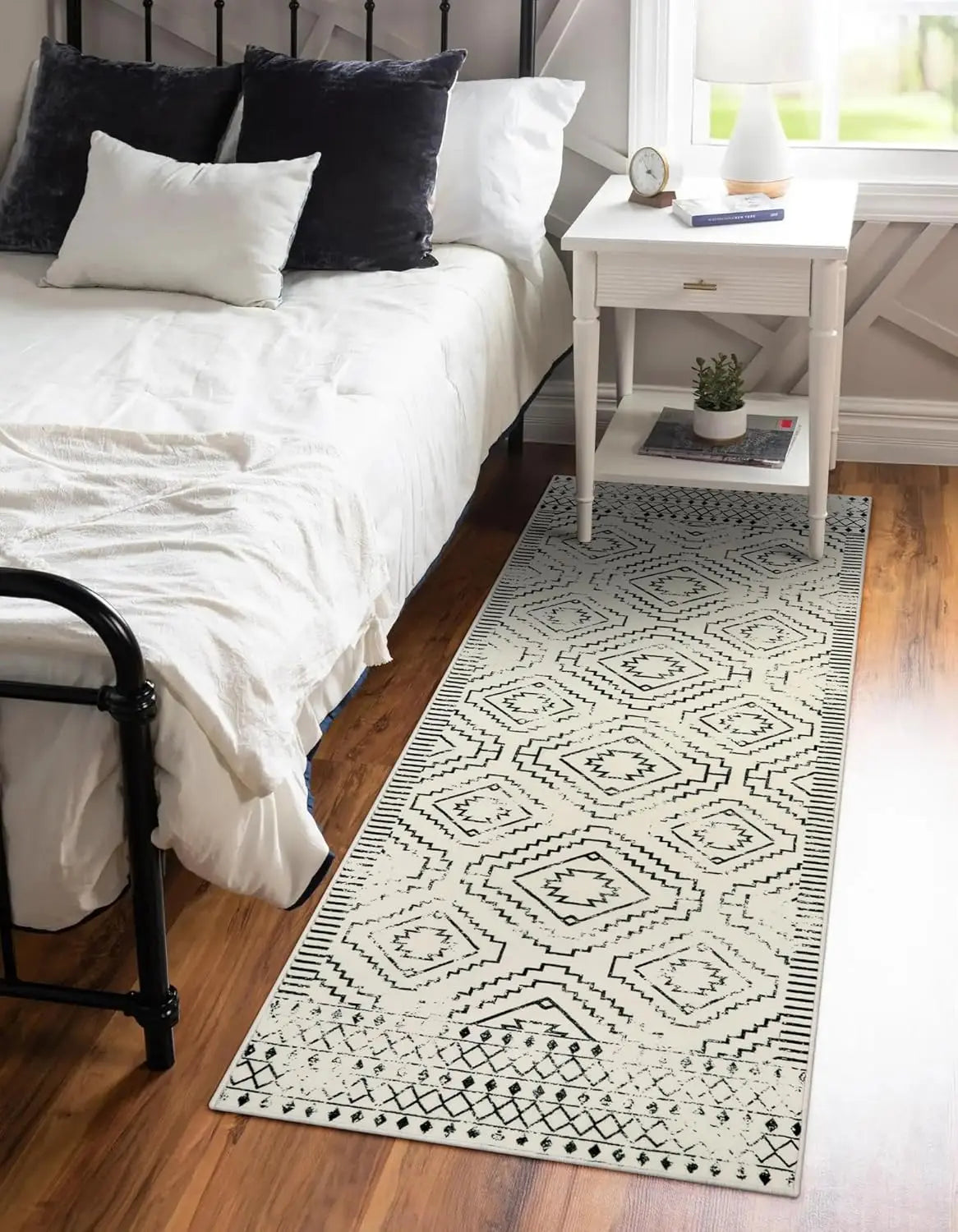 Non-Slip Bohemian Soft Bathroom Throw Mat Washable Geometric Carpet for Entryway 2x6 Moroccan Black Kitchen Runner Rug