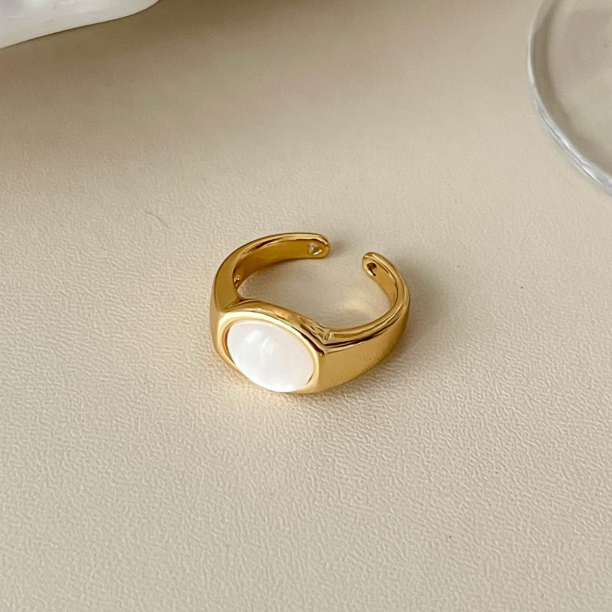 Interest Light Luxury Retro Minority Wide Personality Versatile Opening Adjustable Ring - White Shell Gold Ring MegaBDM