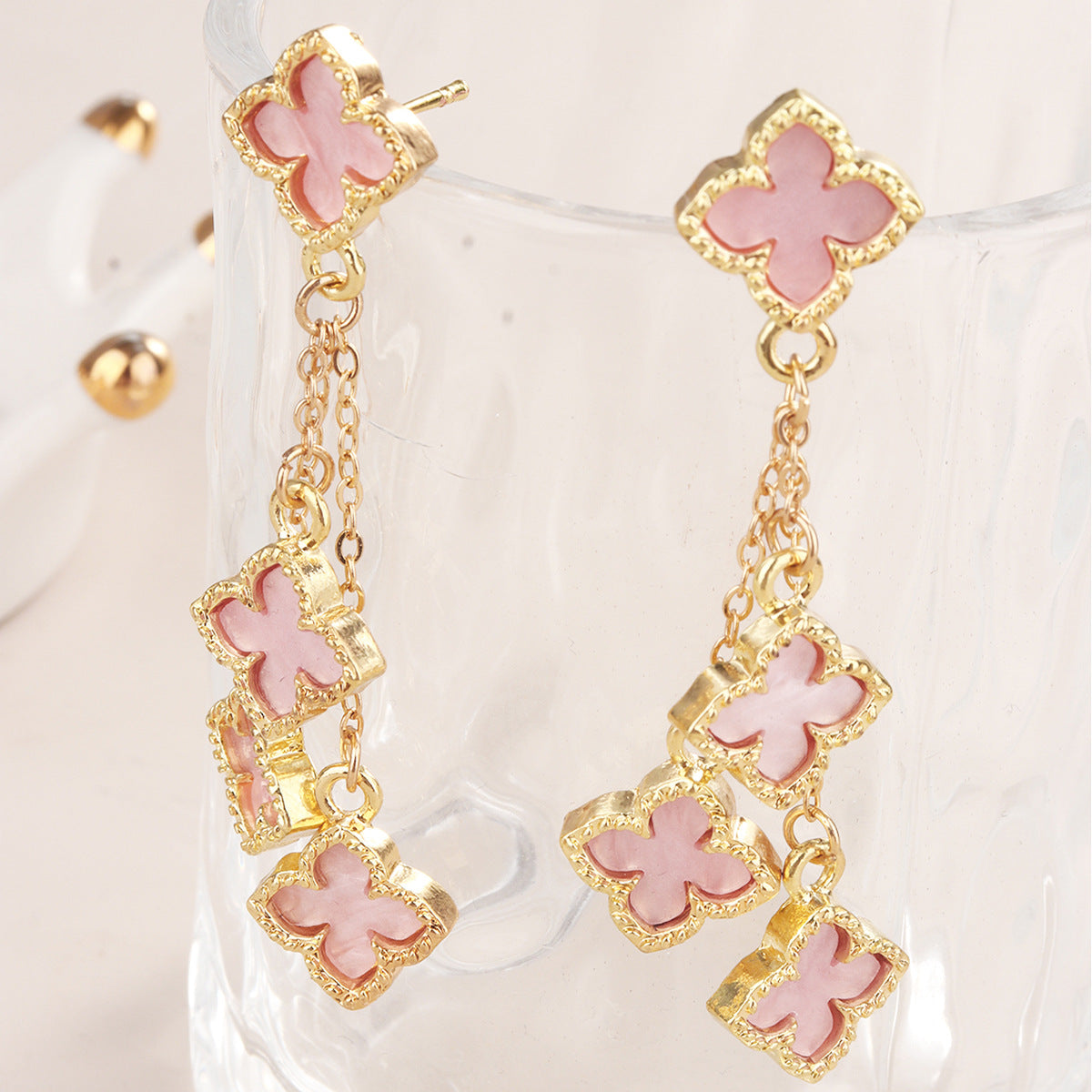 Women's Luxury Four-leaf Clover Alloy Flower Fashion Bracelet - Pink MegaBDM