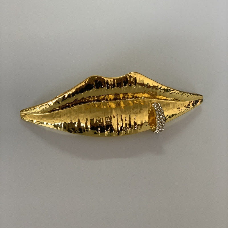 Women's Retro Unique Personality Big Lips Exaggerated Fashion Ring - Gold MegaBDM