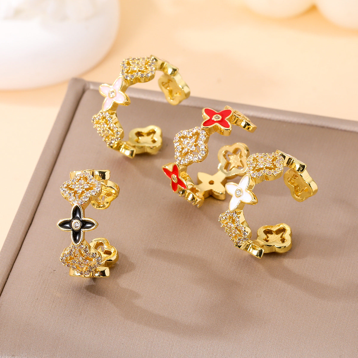 Dripping Full Diamond Lucky Four-leaf Clover Open Hollow Rings MegaBDM