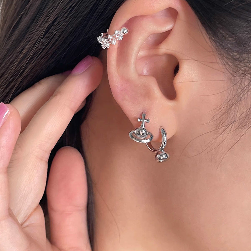 Women's Ear Clip Retro Three-dimensional Metal Universe Star Minimalist Basic Stud Earrings MegaBDM