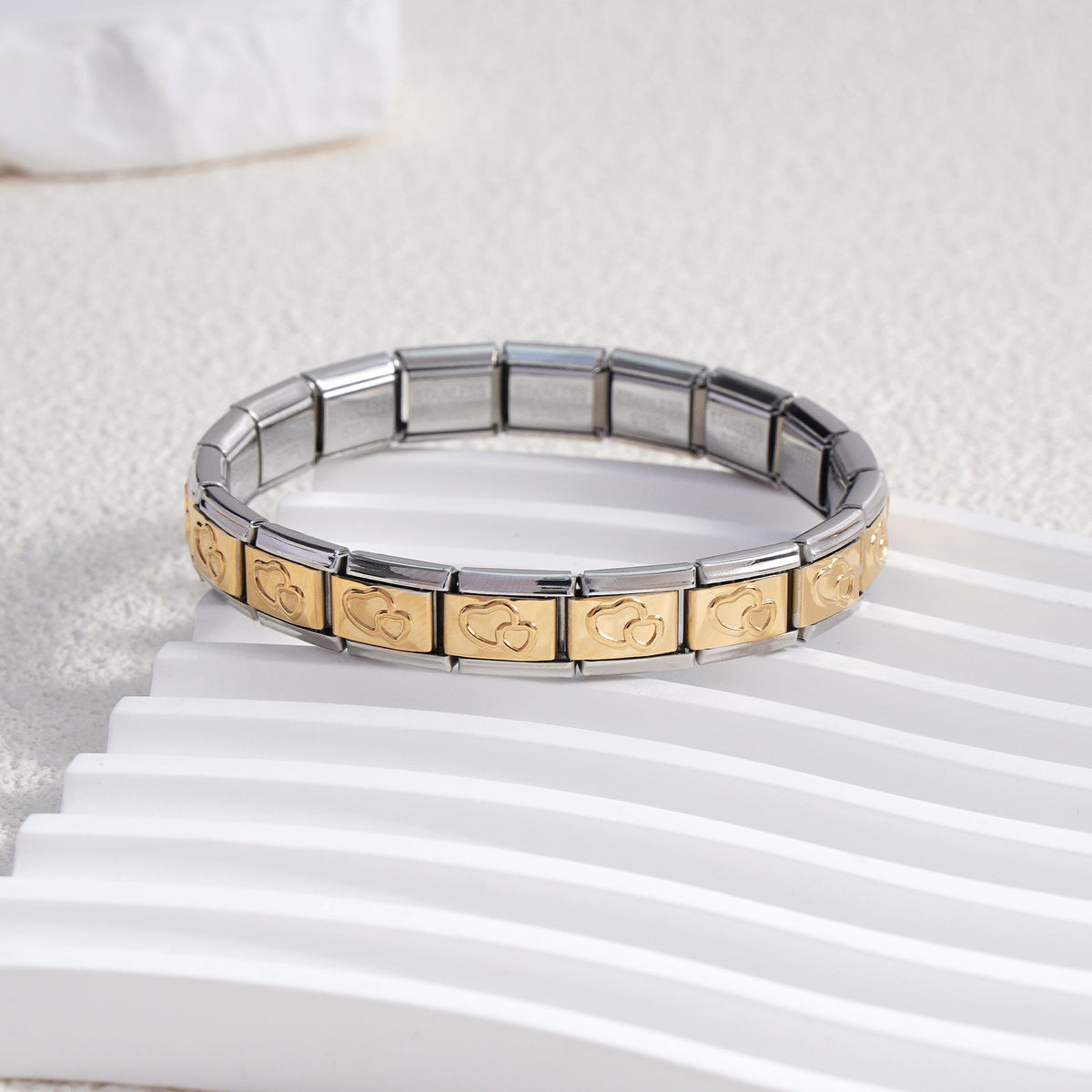 Innovative Classic Module Gold-plated Pattern Stainless Bracelets - Hollow Double Love Heart Gold BD-215 MegaBDM
