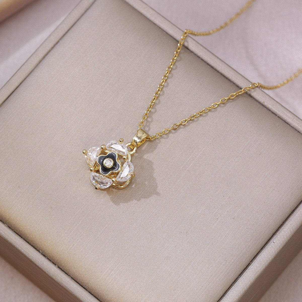 Female Minority Fashion Design Rotating Bauhinia Zircon Flower Necklace - X1654 MegaBDM