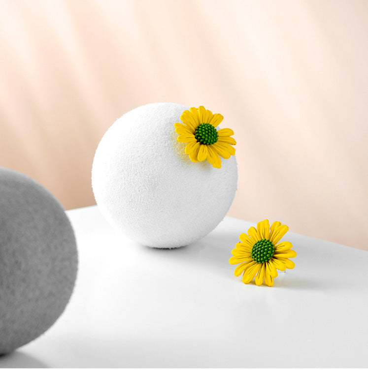 Cute Little Daisy Ear Temperament Live Streaming Stud Earrings - Lemon Yellow MegaBDM