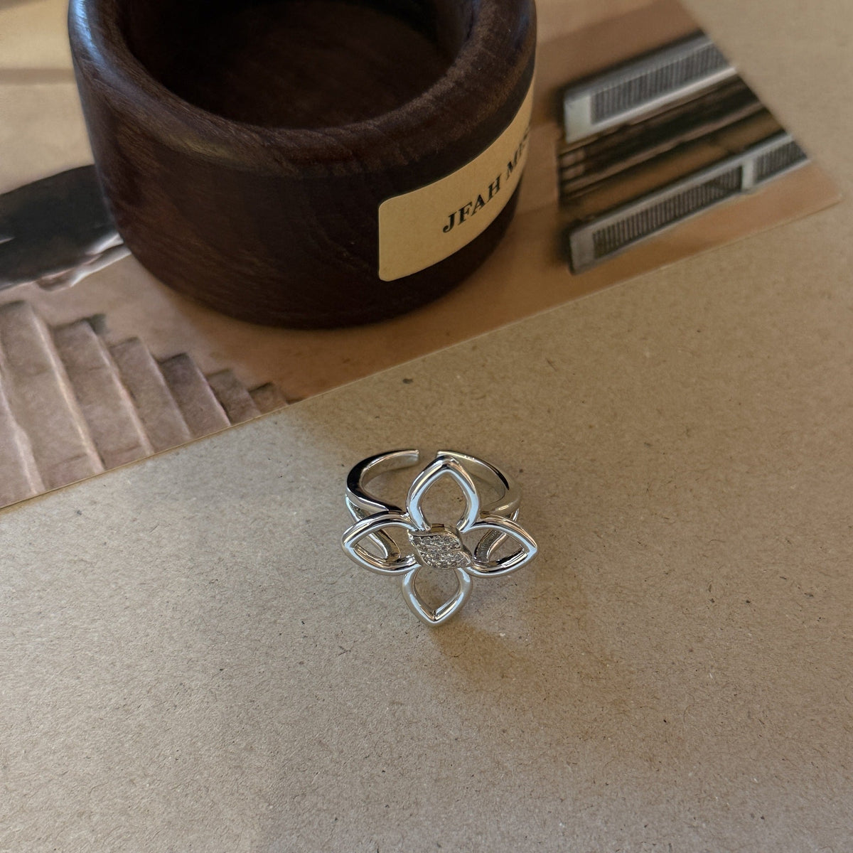 Women's Plated Hollow Flower Korean Style Elegant High-grade Light Luxury Commute Ring - Silver Clover Hollow Ring MegaBDM