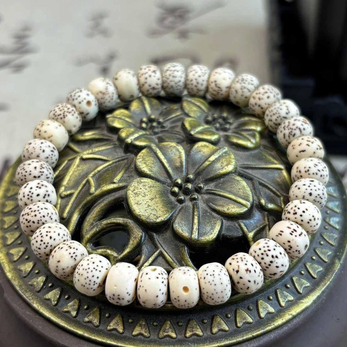 Bodhi Yellow Chicken Grease High Density Bead Single Circle Cultural Bracelets - Shun White 6 * 8mm MegaBDM