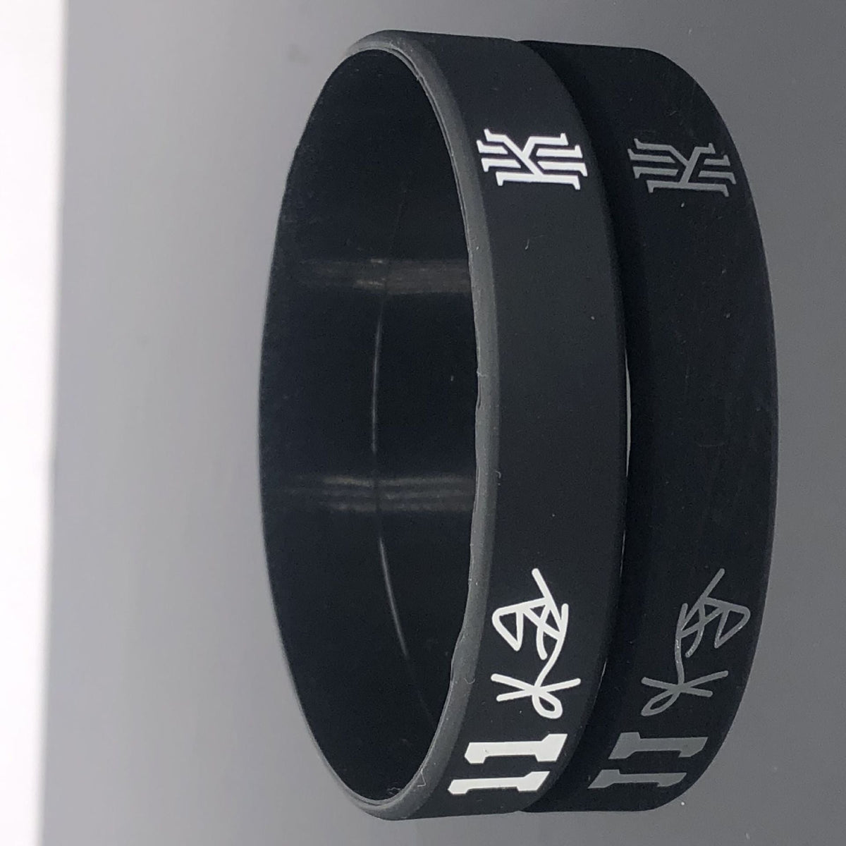 Silicone Sports Have Variety Of Trendy Stars In Different Bracelet - Black 11 MegaBDM