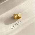 Women's Fashion Retro Elegant Round Fritillary Gold Plated Titanium Steel Shell Ring - Golden Bow / No. 6 MegaBDM