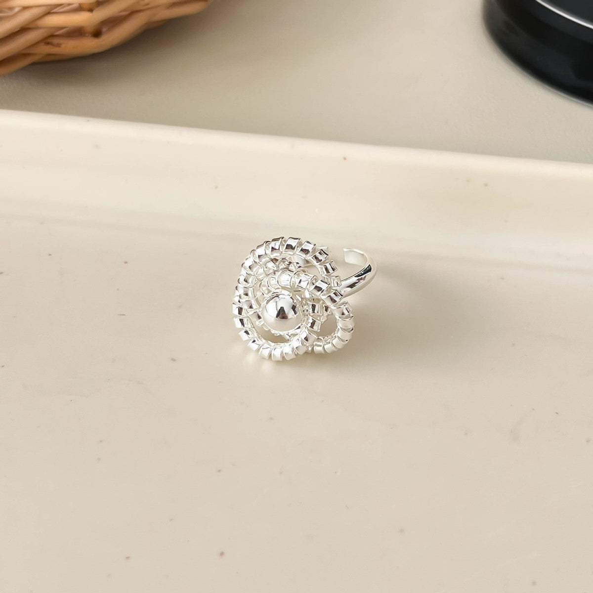 Wind Cold Irregular Geometric Flower Light Luxury High Sense Ring - Woven Flower Ring MegaBDM