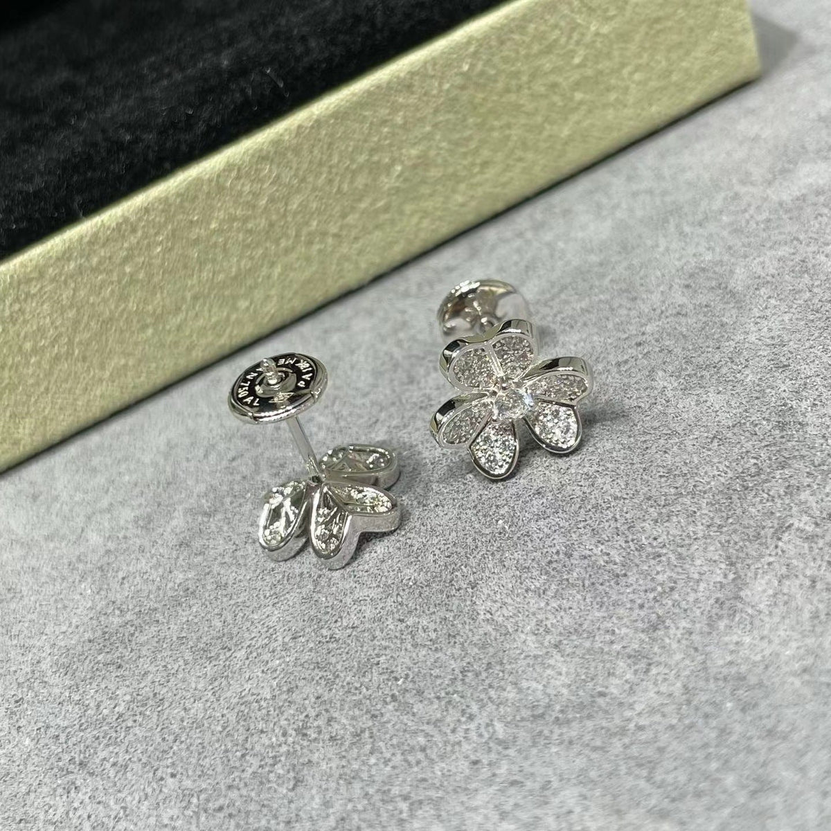 Gold Platinum Mini Small Sized Clover Necklaces - PLATINUM Small Size Full-Jeweled Stud Earrings / High Version MegaBDM
