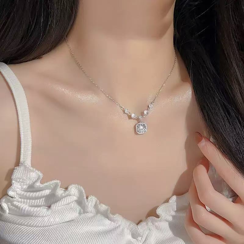 Women's Pearl Broken Sier For Summer Light Luxury Minority Sense Temperament Necklace - 340 MegaBDM