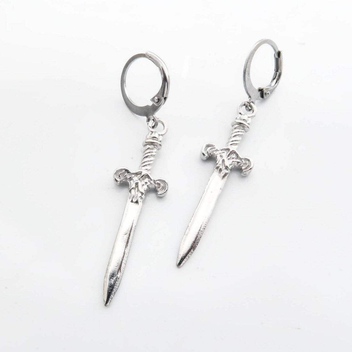 Classy Women's Gothic Vintage Dagger Medieval Rings - AQ-5044 MegaBDM