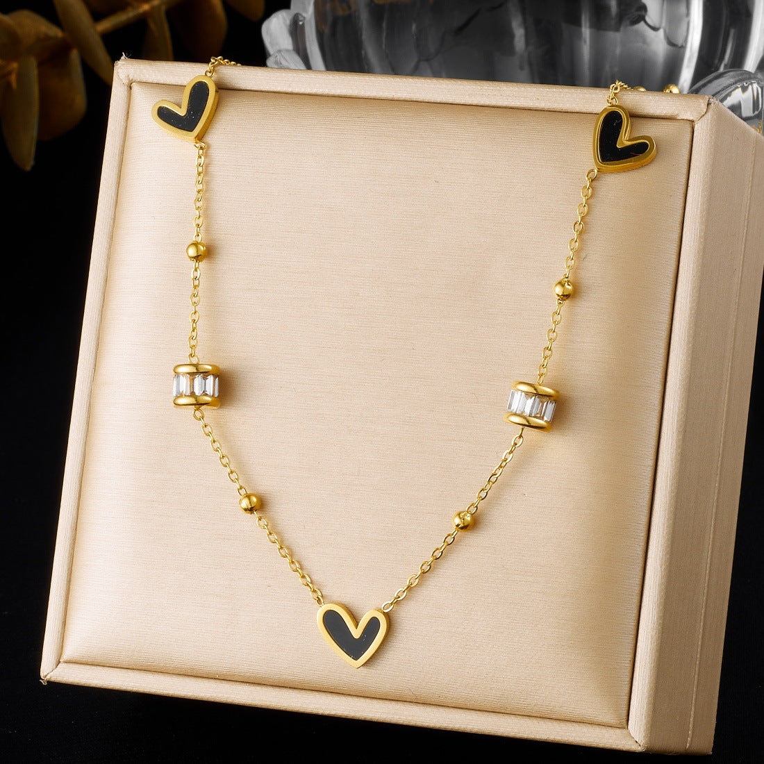 Luxury Fashion High-grade Gold-plated Collarbone Black Red Love Diamond Round Necklace - N4197 Black MegaBDM