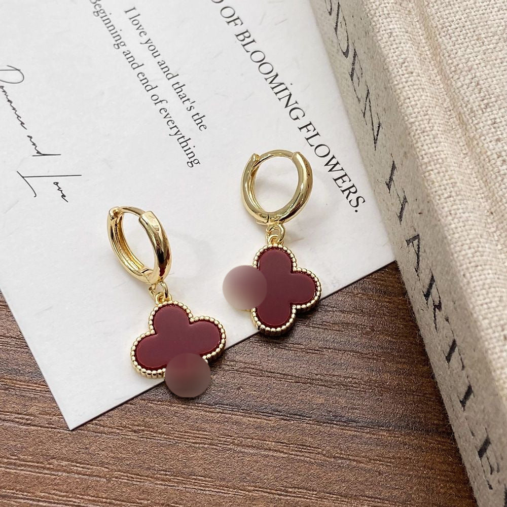Women's High-grade Ear Clip Light Luxury Niche Design Titanium Steel No Earrings - 18K Golden Red Shell Clover Earrings / 18K MegaBDM