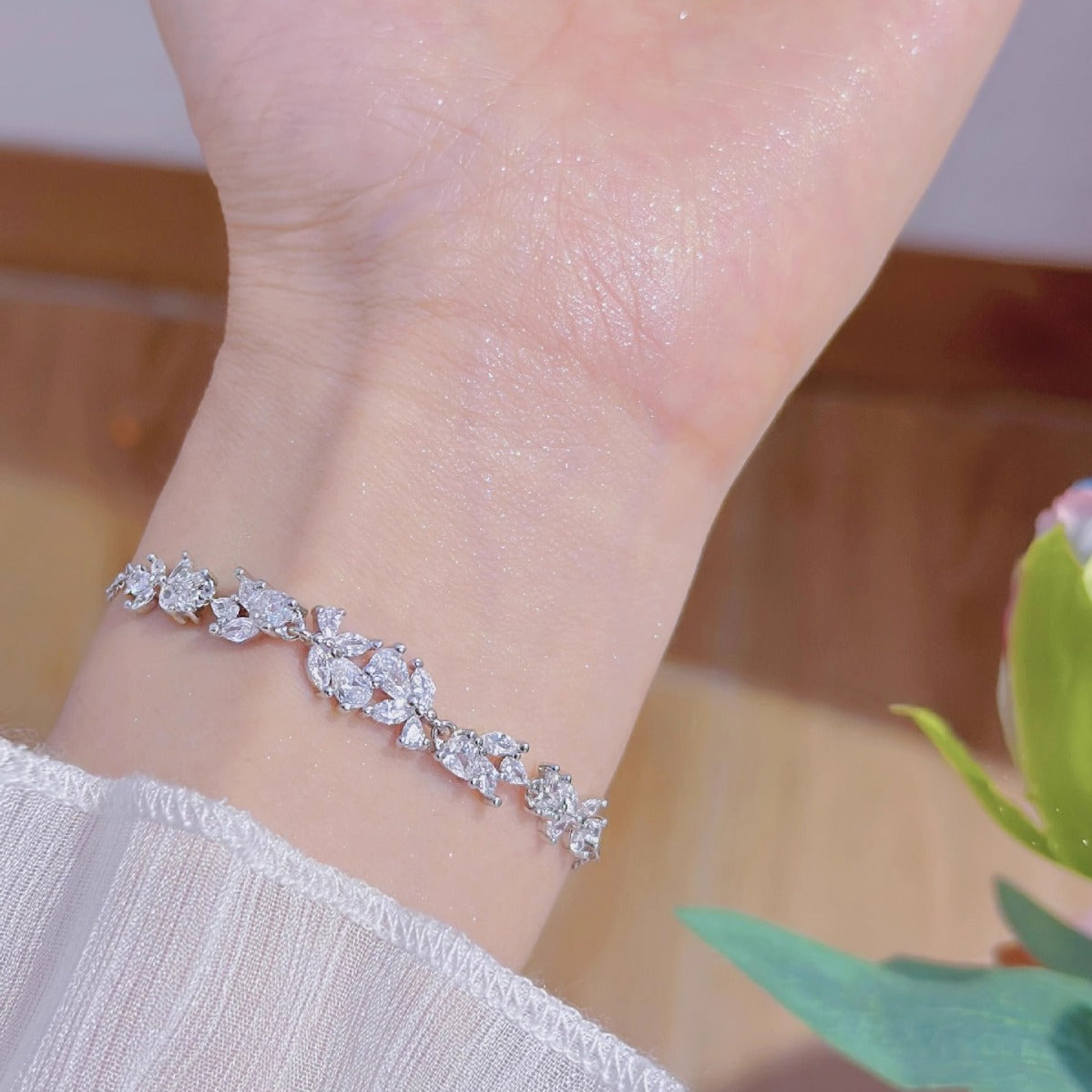 Wisteria Flower Smile Female Fashion Temperament Wheat Sweet Gentle Light Bracelet MegaBDM