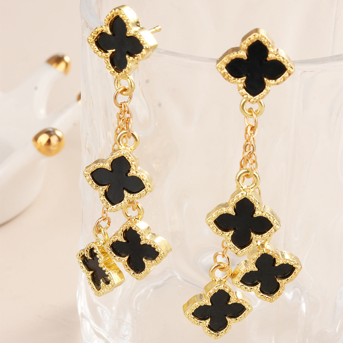 Women's Luxury Four-leaf Clover Alloy Flower Fashion Bracelet - Black MegaBDM