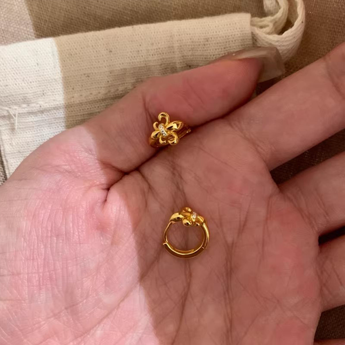 Style Classical Inlaid Zirconium Flower-de-luce Earclip Small Exquisite Unique Beautiful Earrings - Ea2437 Gold MegaBDM