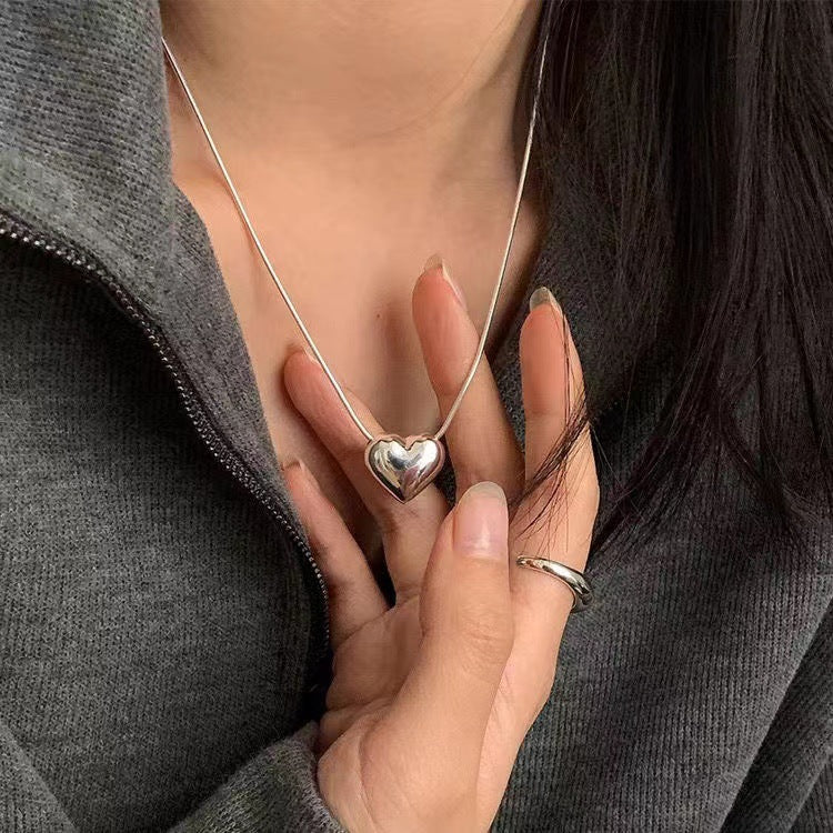 Metal Love Female Simple Personalized Temperament Necklace - Three-Dimensional Love Necklace-White K MegaBDM