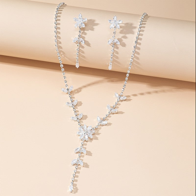 Fashion Claw Chain Zircon Elegant Design High Sense Necklace - TL-S-2634 Silver MegaBDM
