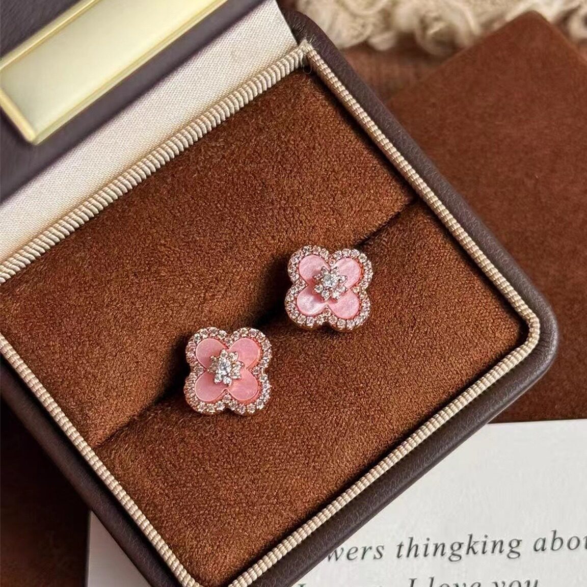 Imitation Pink Shell Four-leaf Flower Ear Drawable Graceful Fashionable Clavicle Bracelet - Alloy Diamond Four-Leaf Flower-Ear Studs [Rose Gold Pink]] MegaBDM