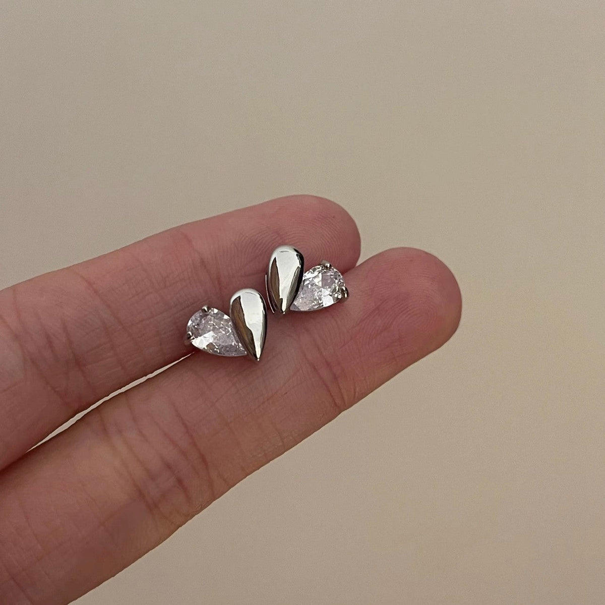 Women's Dance Butterfly Thread Fairy Temperamental Simple Long Eardrop Rings - TAE234* MegaBDM