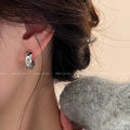 Rhombus Simple Light Luxury High-grade Retro Elegant Stud Earrings MegaBDM