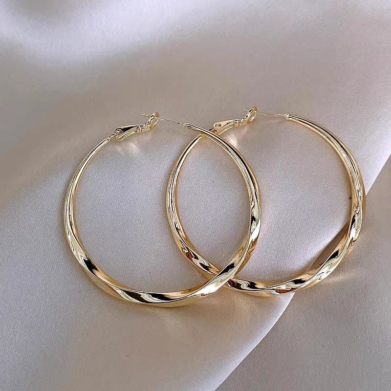 Women's Fashion Simple Large Hoop High-grade Light Luxury Temperament Earrings - Gold MegaBDM