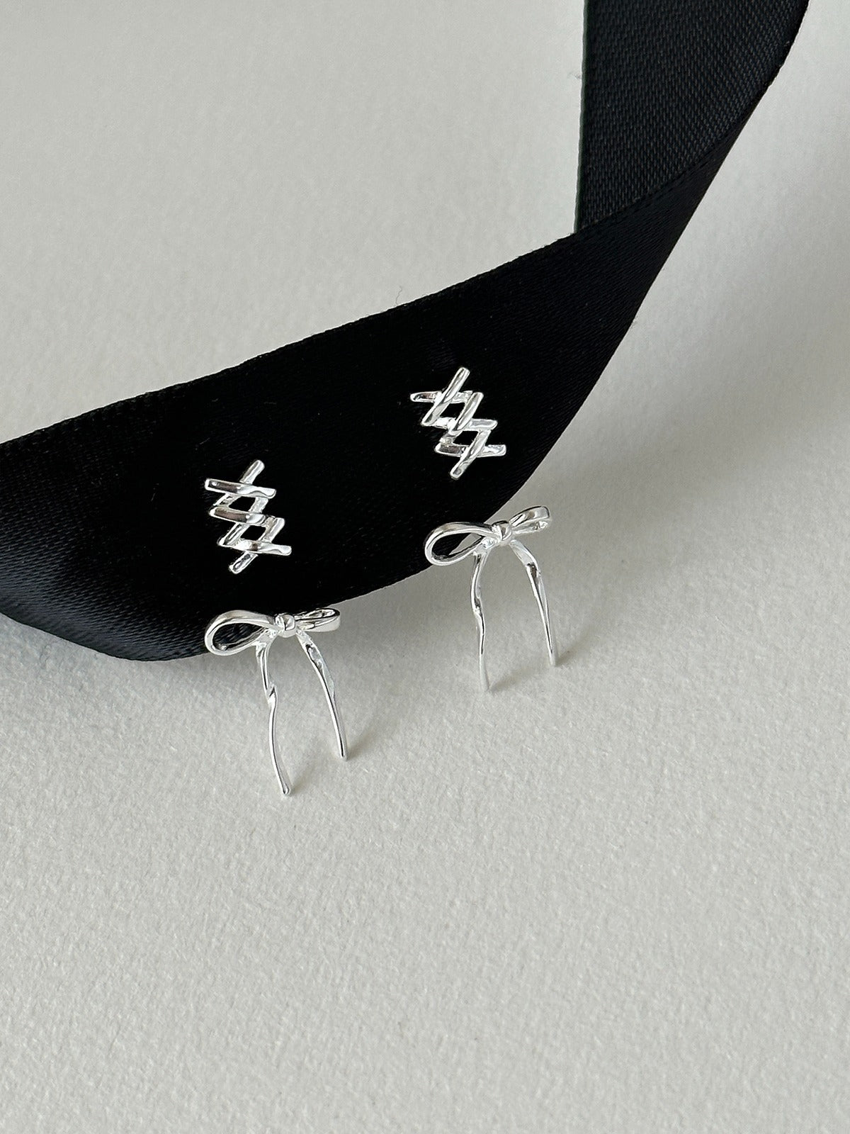 Women's Design High-grade Ear Clip Korean Style Stud Earrings - Silver MegaBDM