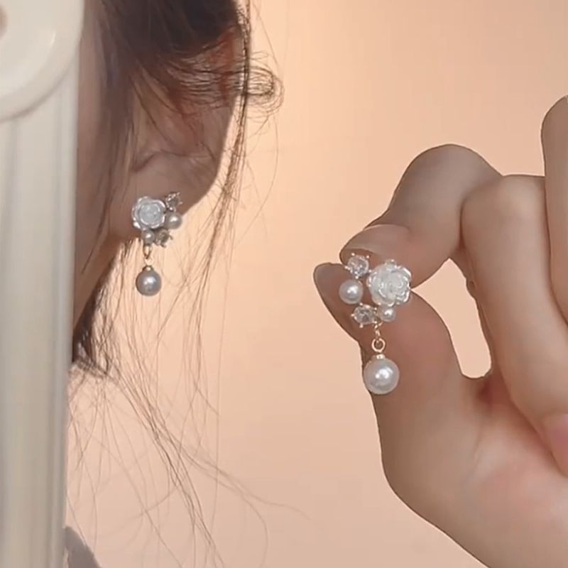 Camellia Sterling Sier Without Pierced Retro Flower French Style Temperament Rings - White Camellia Pearl-1 Pair of Ear Clips MegaBDM
