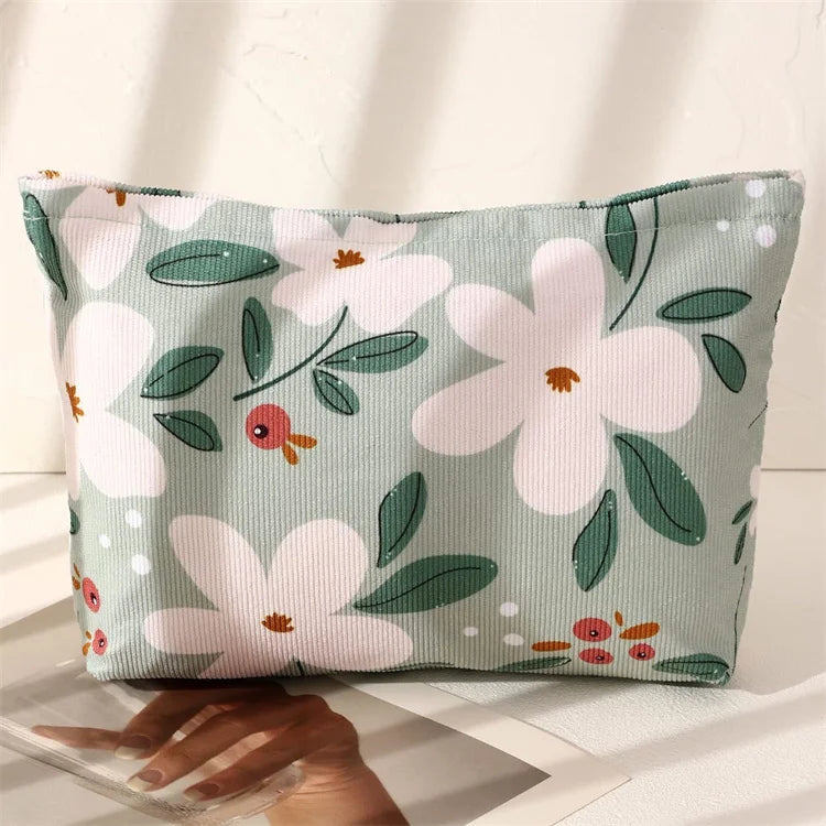 Custom Logo Floral Puffy Quilted Canvas Makeup Bag Zipper Closure Travel for Toiletry Tote Cosmetics Pouch with Letter Pattern MegaBDM