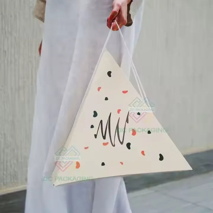Food Pyramid Paper Box Snake Pastry Cake Waffle Sushi Brownie Cookie Paper Take Away Pyramid Packing Box with Ribbon Handles